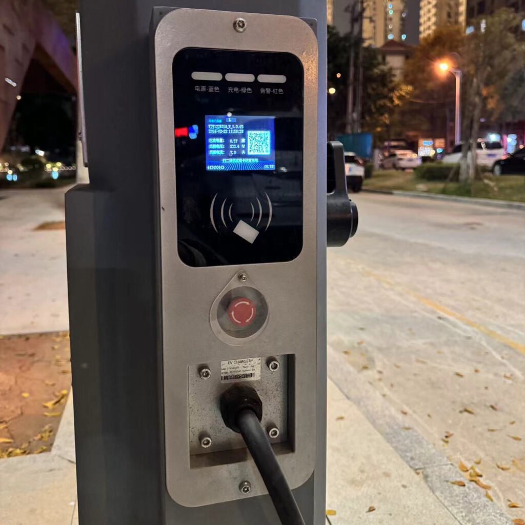 Eclipse 7KW EV Charger for Lampost or Bollard